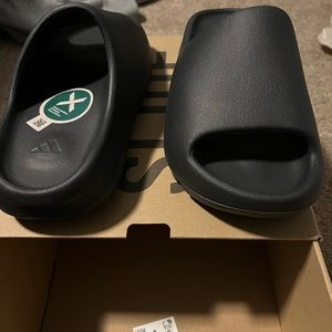 Yeezy Onyx slides